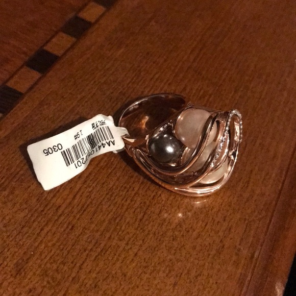 Ring - Picture 4 of 4